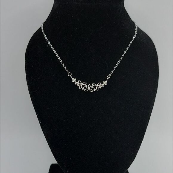 925 Sterling Silver Clustered Flowers Necklace - Picture 8 of 9